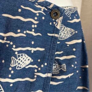 Liz Claiborne Blue Fish Print Skirt